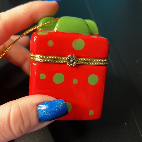 Holiday Gift Red Hinged Trinket Box - Picture 3 of 6